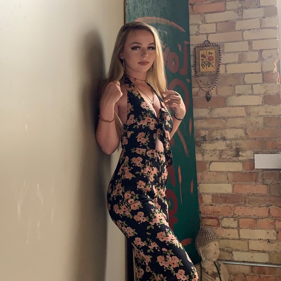 Billabong Flower Print Romper🌙 - Picture 4 of 11